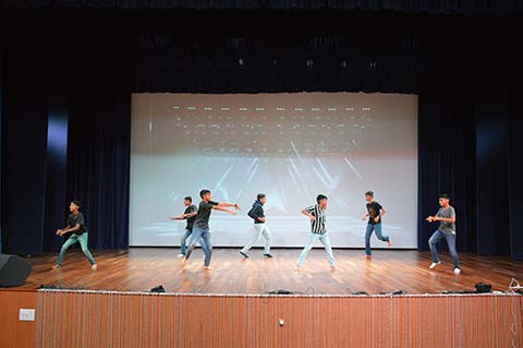 Assembly Grade 8B, 2024-2025 - 23