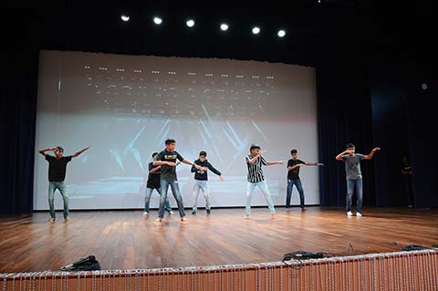 Assembly Grade 8B, 2024-2025 - 26