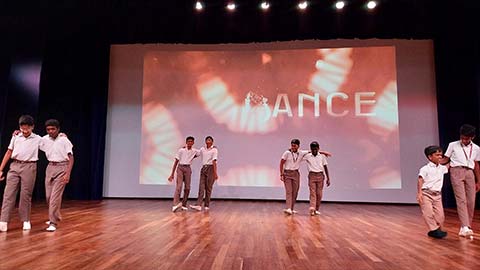 Assembly Grade 8D, 2024-2025 - 13