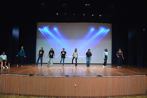 Assembly Grade 9B, 2024-2025 - 19