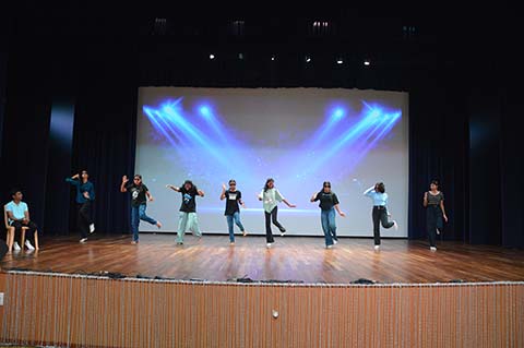 Assembly Grade 9B, 2024-2025 - 20