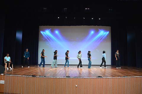 Assembly Grade 9B, 2024-2025 - 22